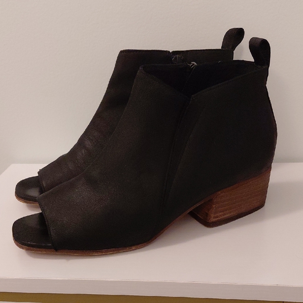 Corso Como Gamie Open Toe Booties 7.5 M
